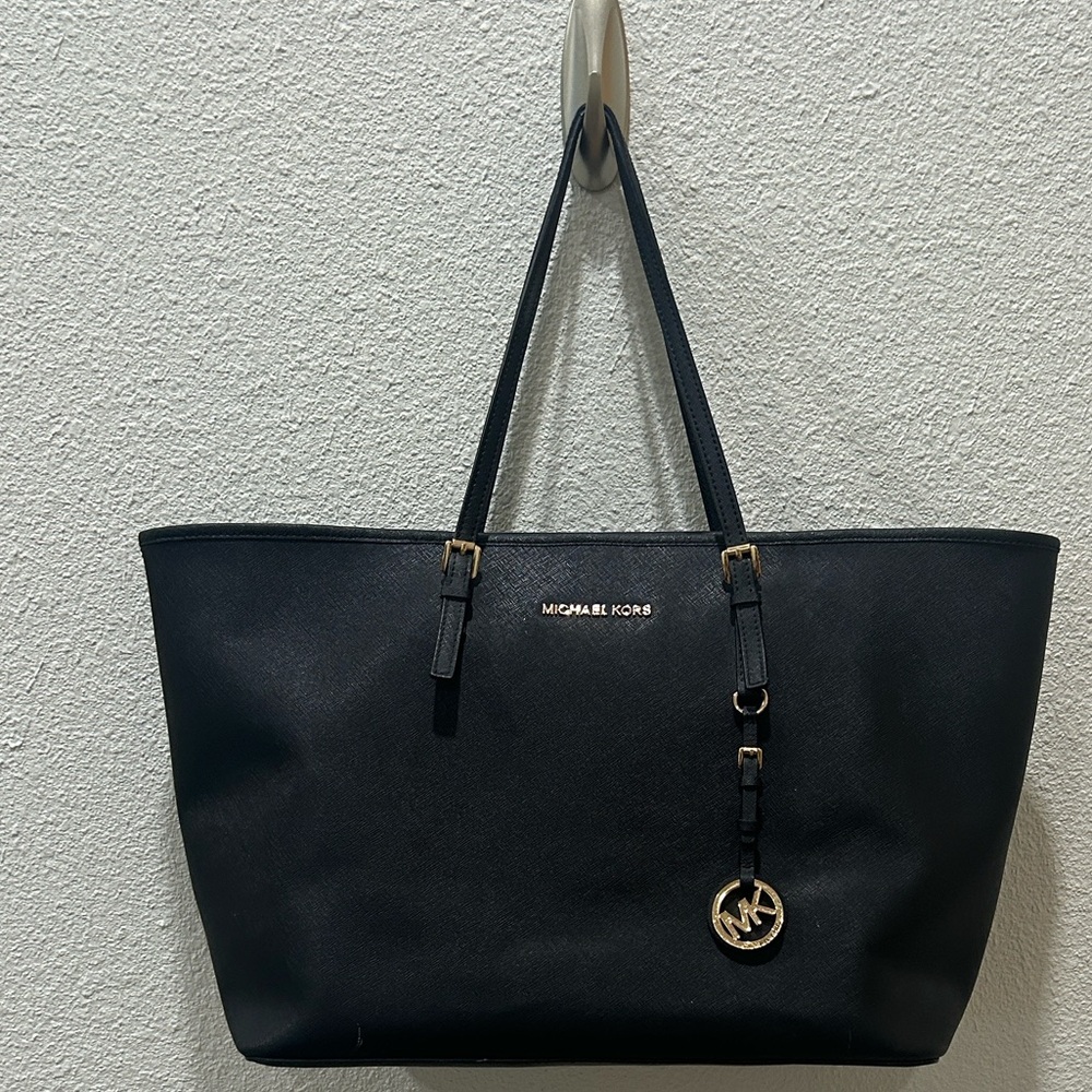 Michael Kors Jet Set Tote